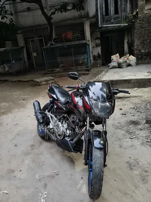 বাজাজ পালসার ১৫০ ২০১৫ ব্ল্যাক