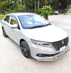 Toyota Premio 2016 Silver
