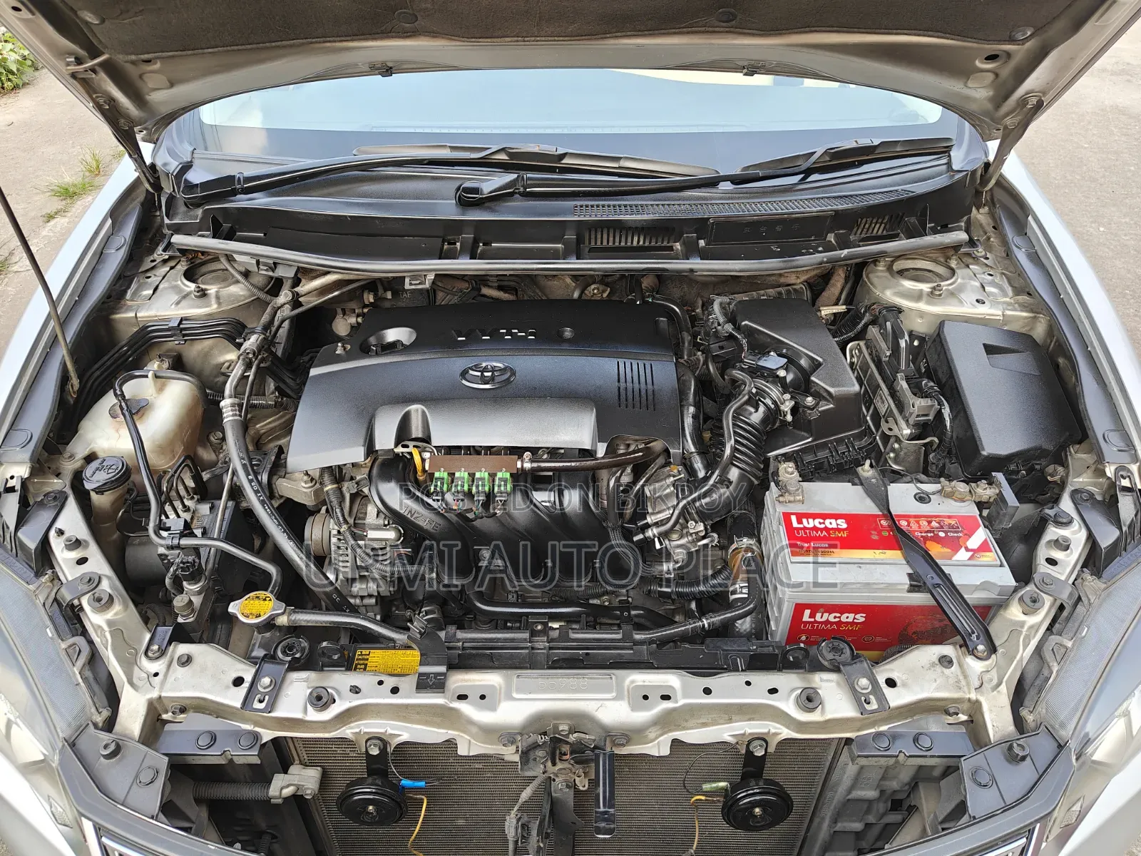 Toyota Premio 2016 Silver