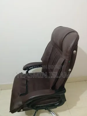 ১টি চেয়ার বিক্রি