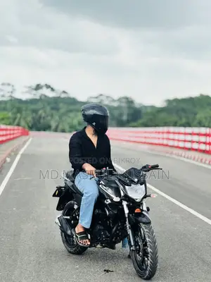 ইয়ামাহা এফজেডএস ভি২ ২০২৫ ব্ল্যাক