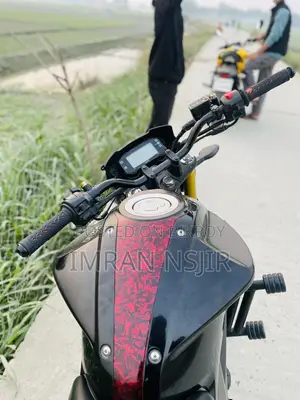 সুজুকি গিক্সার ২০২২ কালো