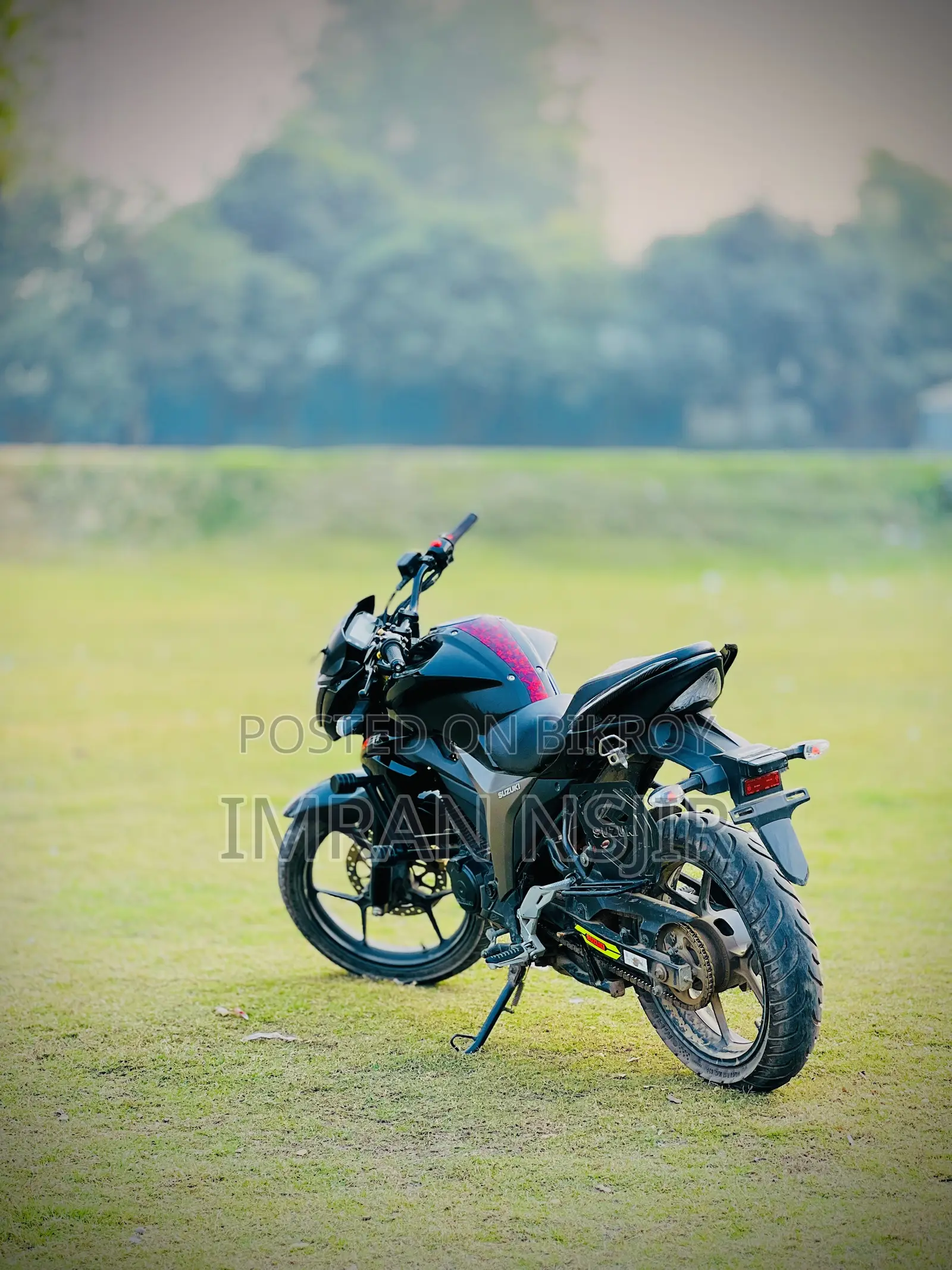 সুজুকি গিক্সার ২০২২ কালো
