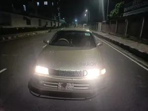 Toyota Carina 1994 Gold