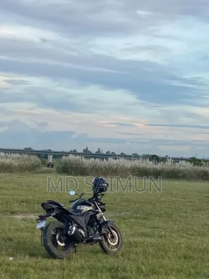 সুজুকি জিক্সার ২০২১ ব্ল্যাক
