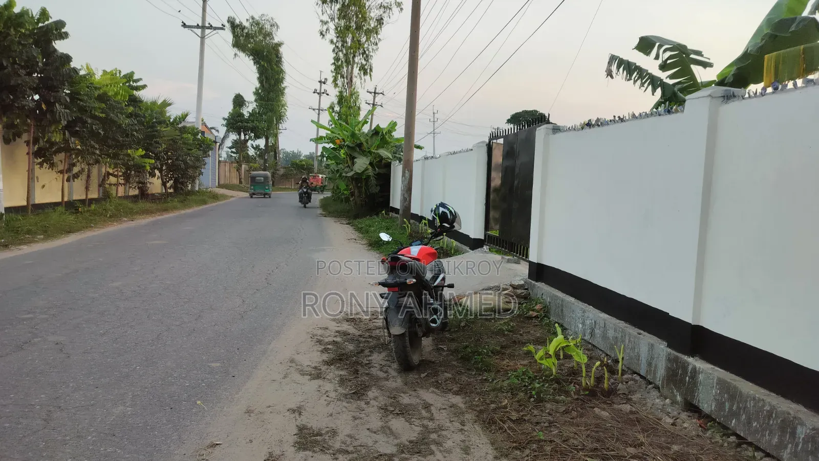 আকর্ষণীয় একটি জমি বিক্রয় হবে!!