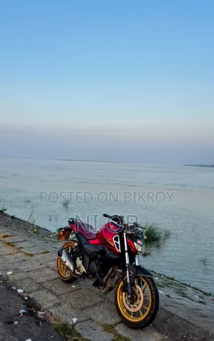 ইয়ামাহা এফজেডএস ভি৩ ২০২৩ লাল