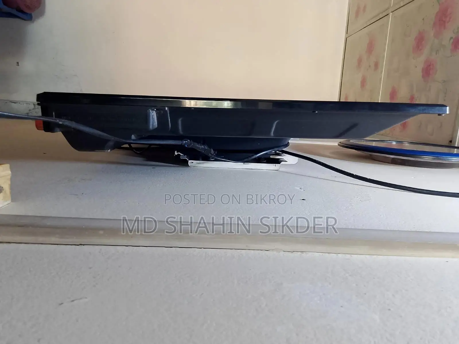 STAREX 32" Wide LED TV/Monitor