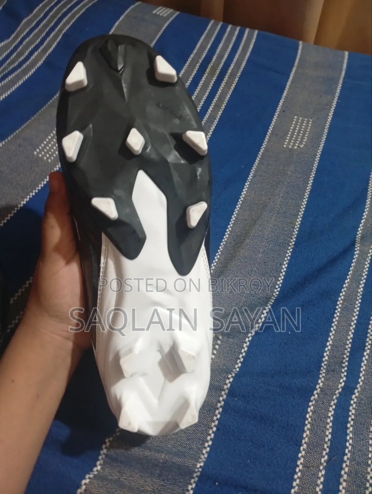 ফুটবল জুতো