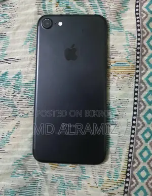 Apple iPhone 7 32 GB Black