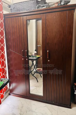 আলমিরা, ড্রেসিং টেবিল ও ফোল্ডেবল পড়ার টেবিল