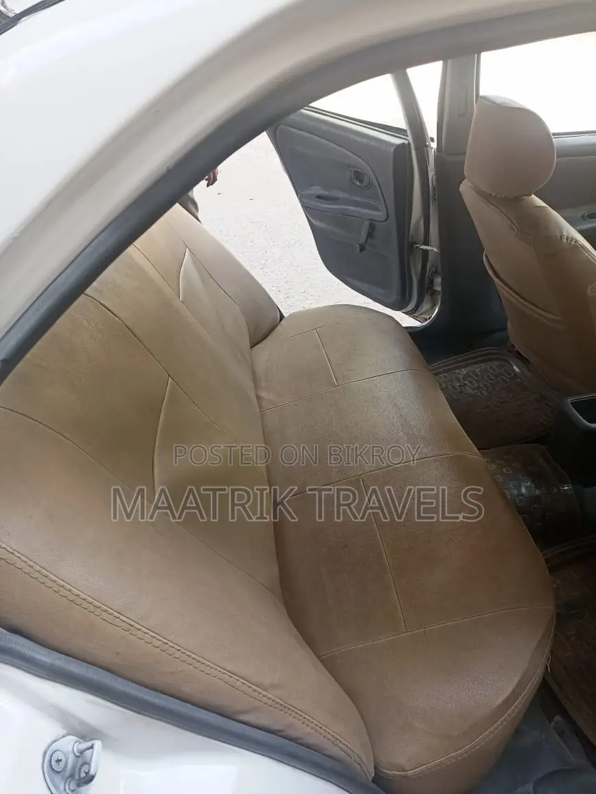 Mitsubishi Lancer 2000 White