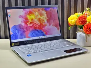 Laptop Acer 3GB Intel SSD 256GB