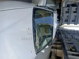 Mitsubishi Lancer 2000 White