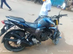 ইয়ামাহা এফজেডএস ভি২ ২০১৮ ব্লু