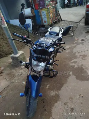 ইয়ামাহা এফজেডএস ভি২ ২০১৮ ব্লু