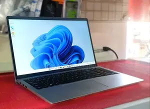 Laptop Dell 4GB Intel SSD 500GB