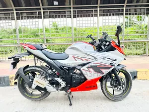 সুজুকি জিক্সার এসএফ ২০২৪ সিলভার