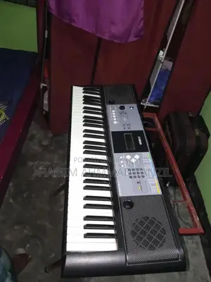 Keyboard for sale. Completely like new. Yamaha PSR - E233