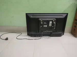 ওয়ালটন ৩২ ইঞ্চি অ্যান্ড্রয়েড টিভি