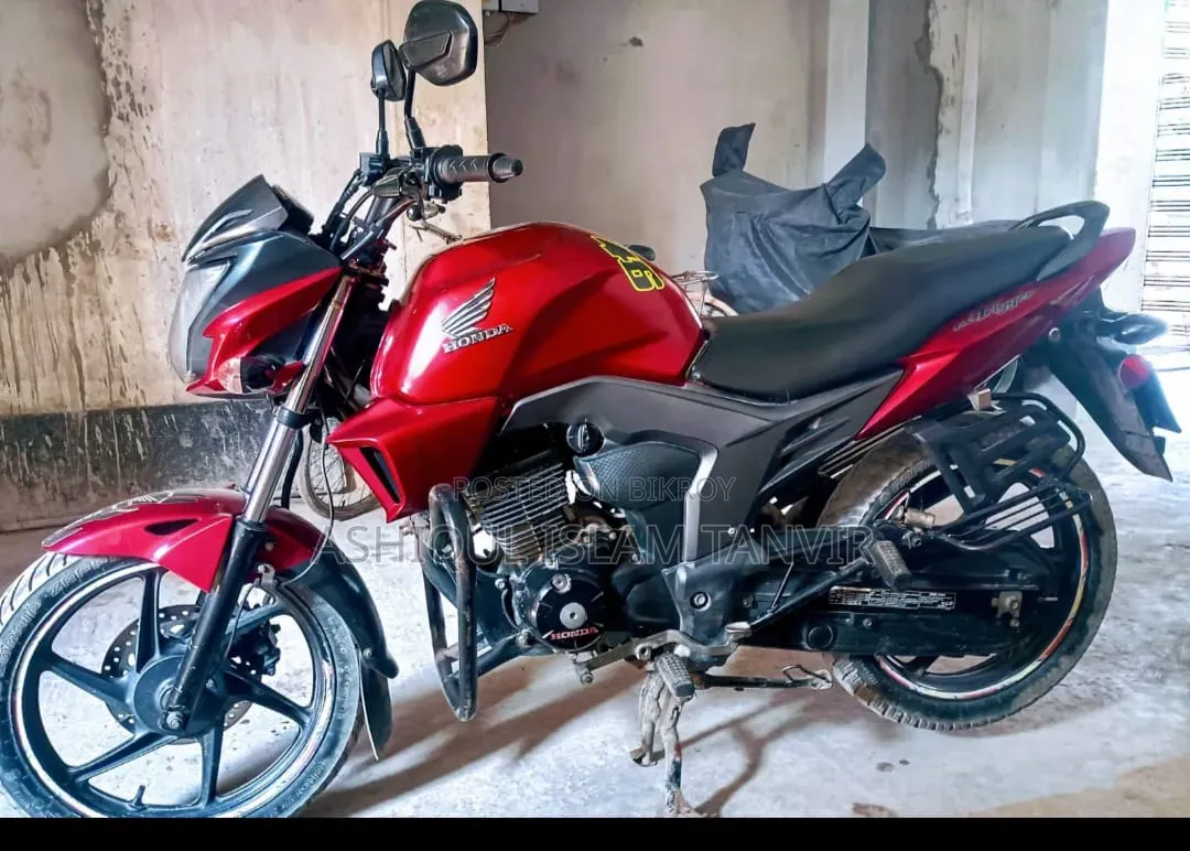 Honda CB 2017 Red