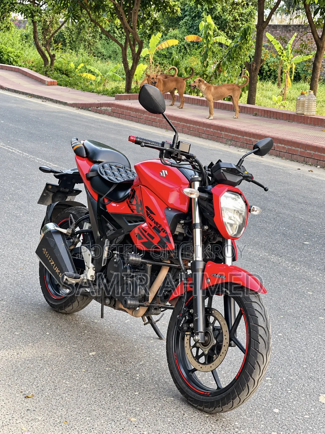 সুজুকি জিক্সার ২০২২ লাল