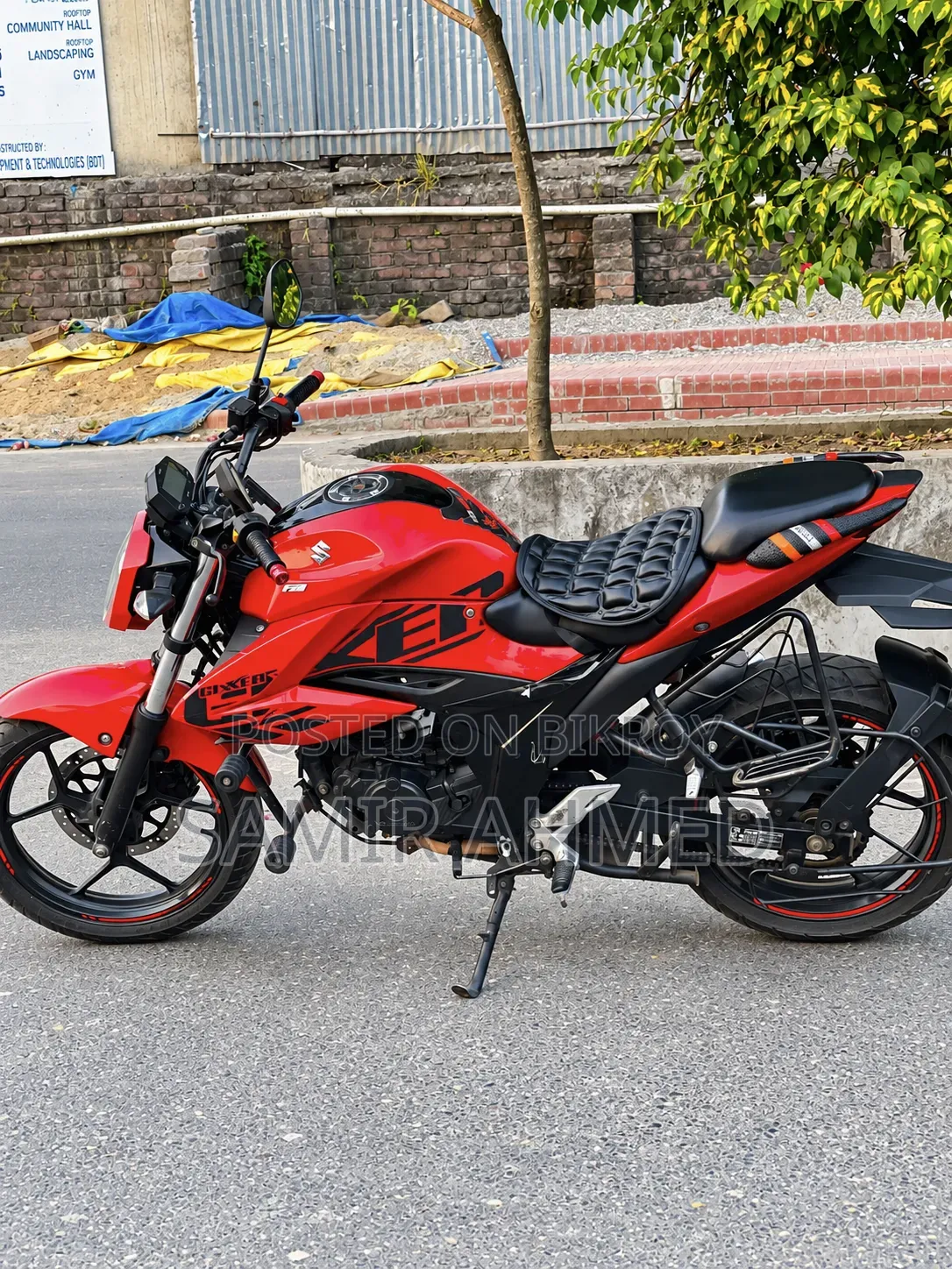 সুজুকি জিক্সার ২০২২ লাল