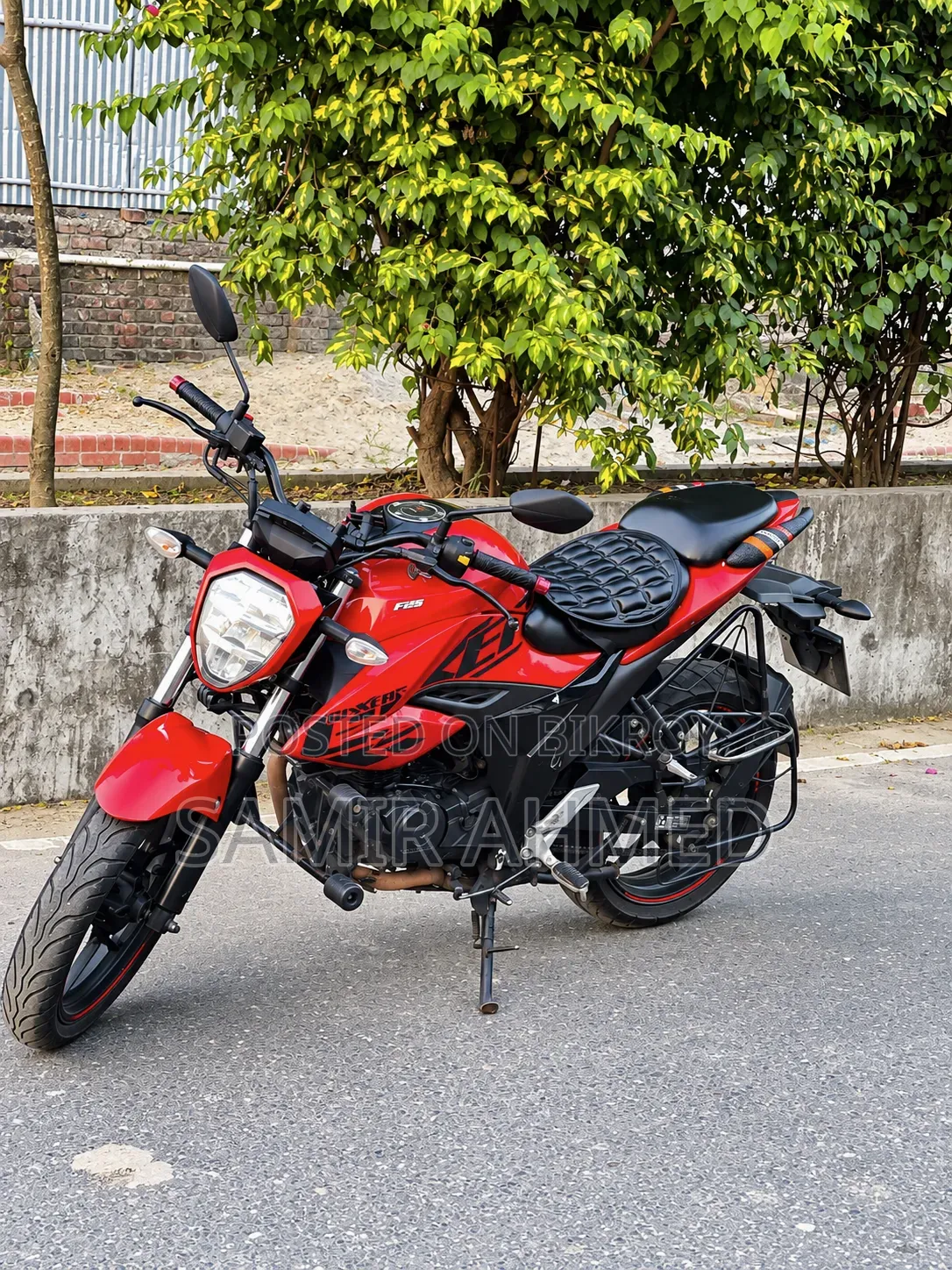 সুজুকি জিক্সার ২০২২ লাল