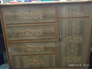 কাঠের ওয়ারড্রব বিক্রি করা হবে