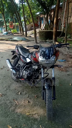 বাজাজ ডিসকভার ১৫০ ২০১৯ ব্ল্যাক