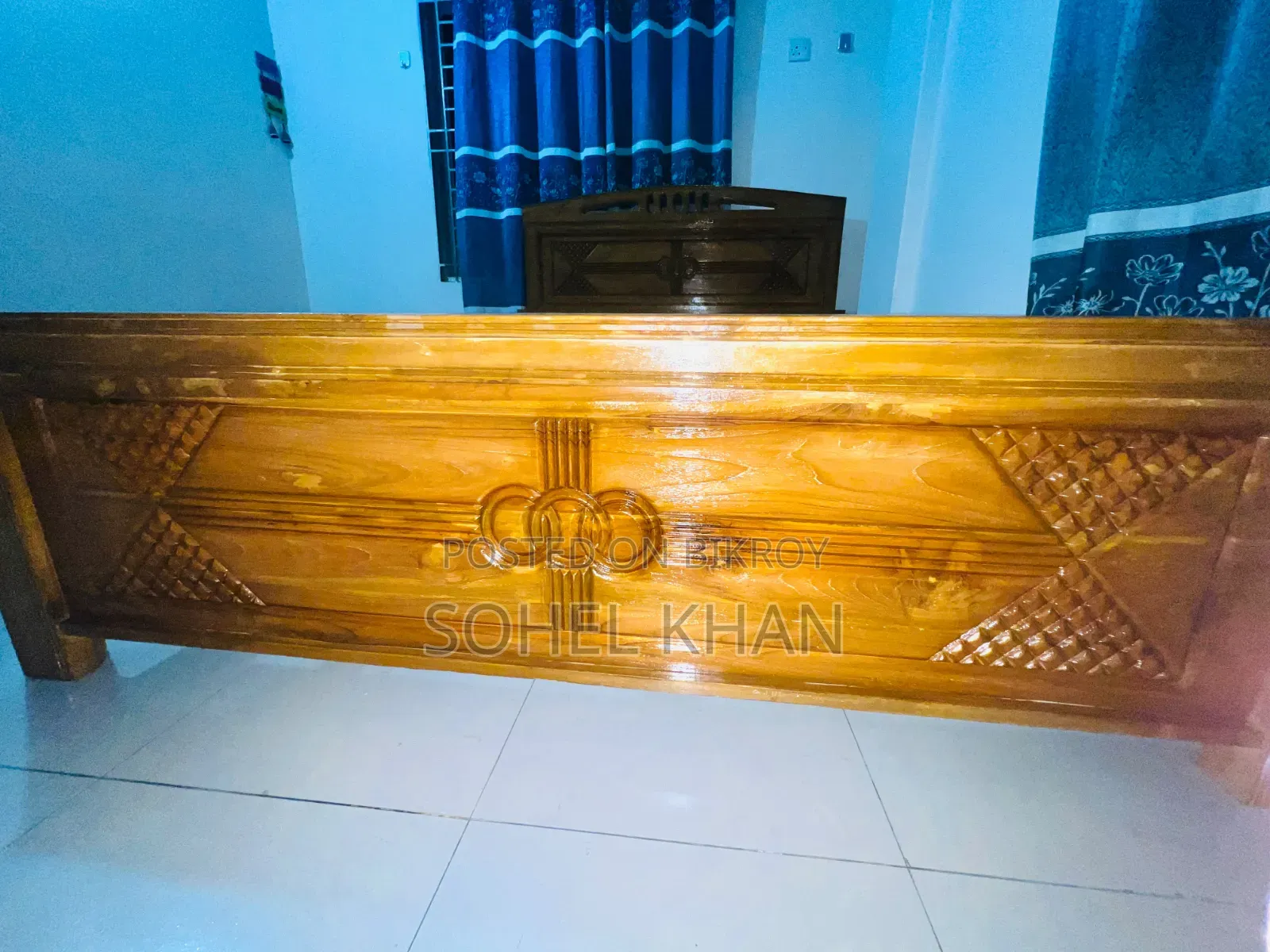 ইমারজেন্সি, একটি খাট বিক্রি হবে, কালকেই কিনেছি।