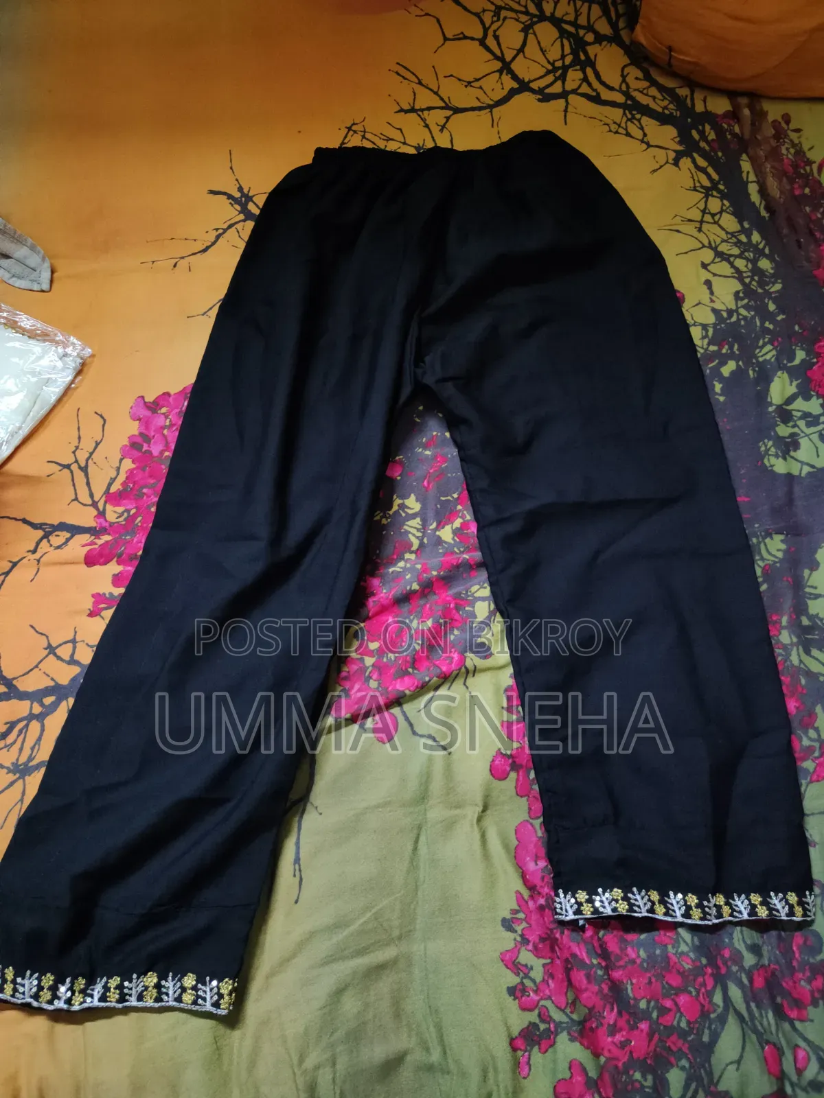 ১ বার ব্যবহৃত থ্রি পিস