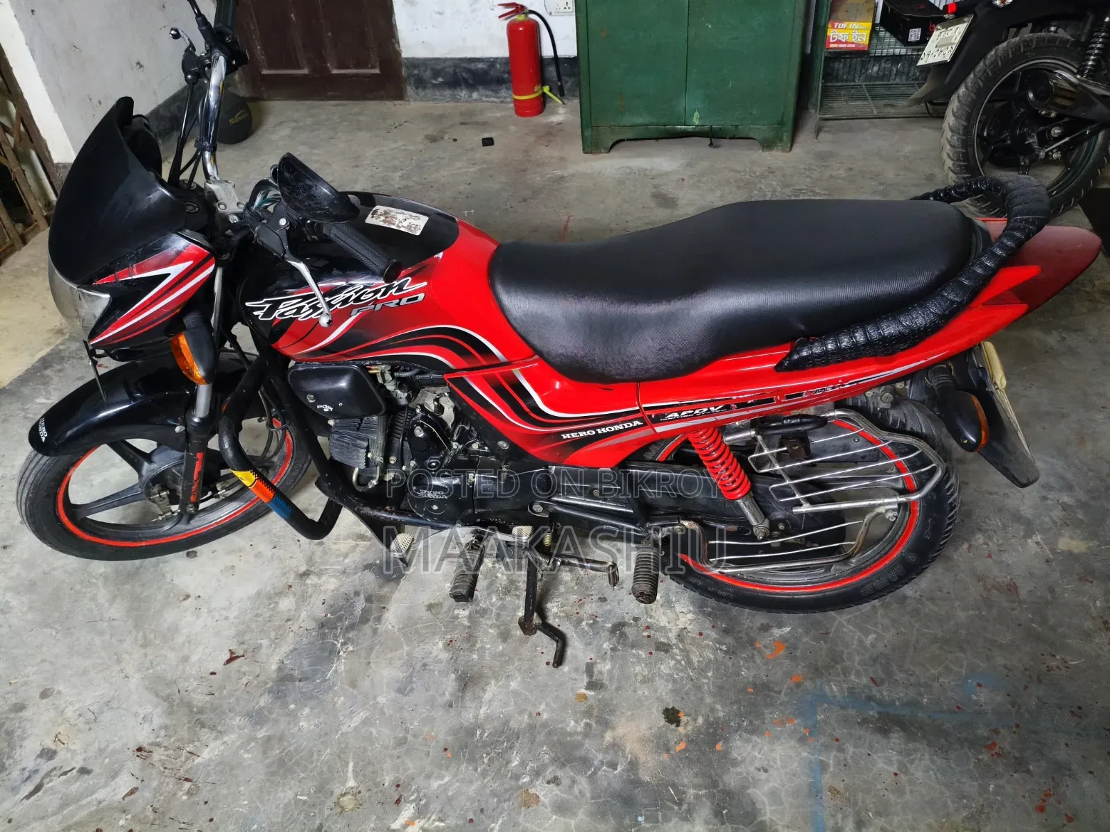 হোন্ডা ২০১৬ কালো