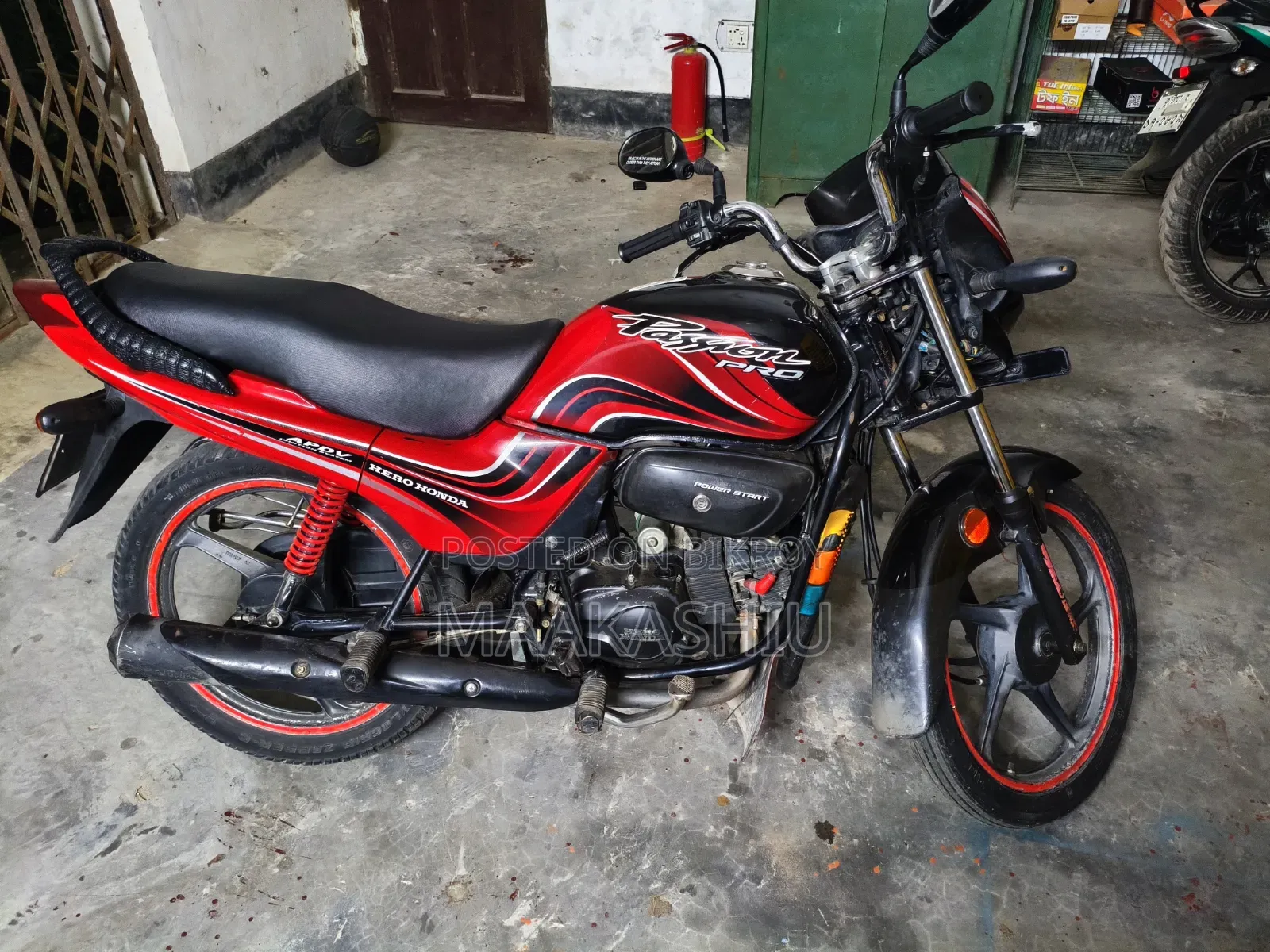 হোন্ডা ২০১৬ কালো