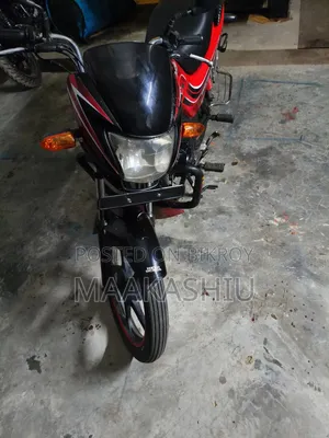 হোন্ডা ২০১৬ কালো