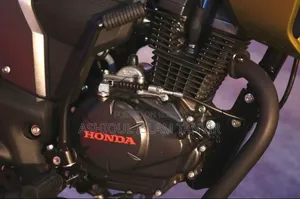 Honda CB 2017 Red