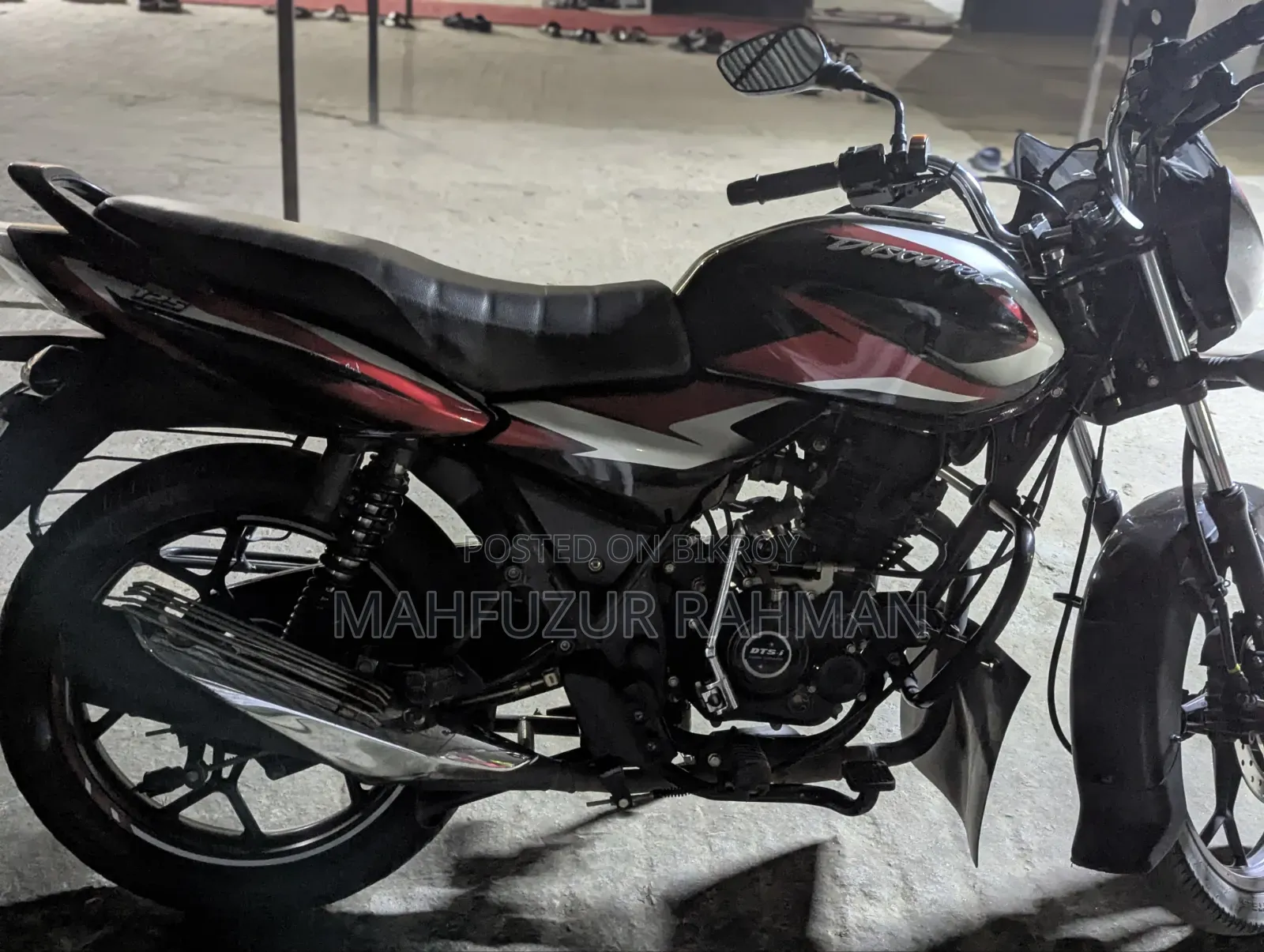 বাজাজ ডিসকভার ১২৫ ২০২১ রেড