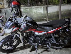 বাজাজ ডিসকভার ১২৫ ২০২১ রেড