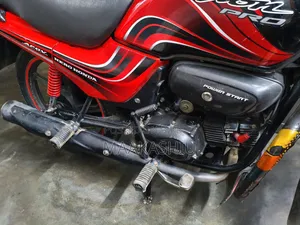হোন্ডা ২০১৬ কালো