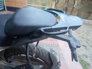হিরো এক্সট্রিম ক্যারিয়ার