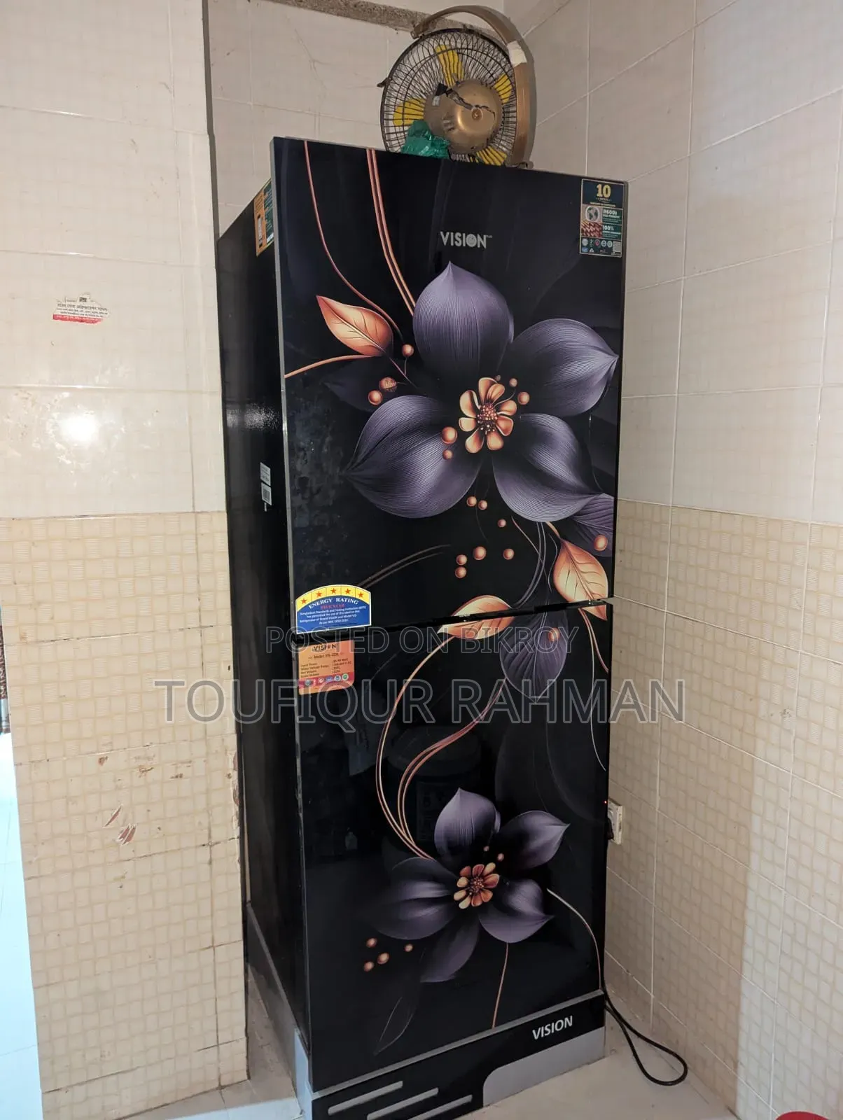 ফ্রিজটা একেবারেই নতুন যত্ন কইরা রাখা হইছে 2 মাস Use করা হইছে