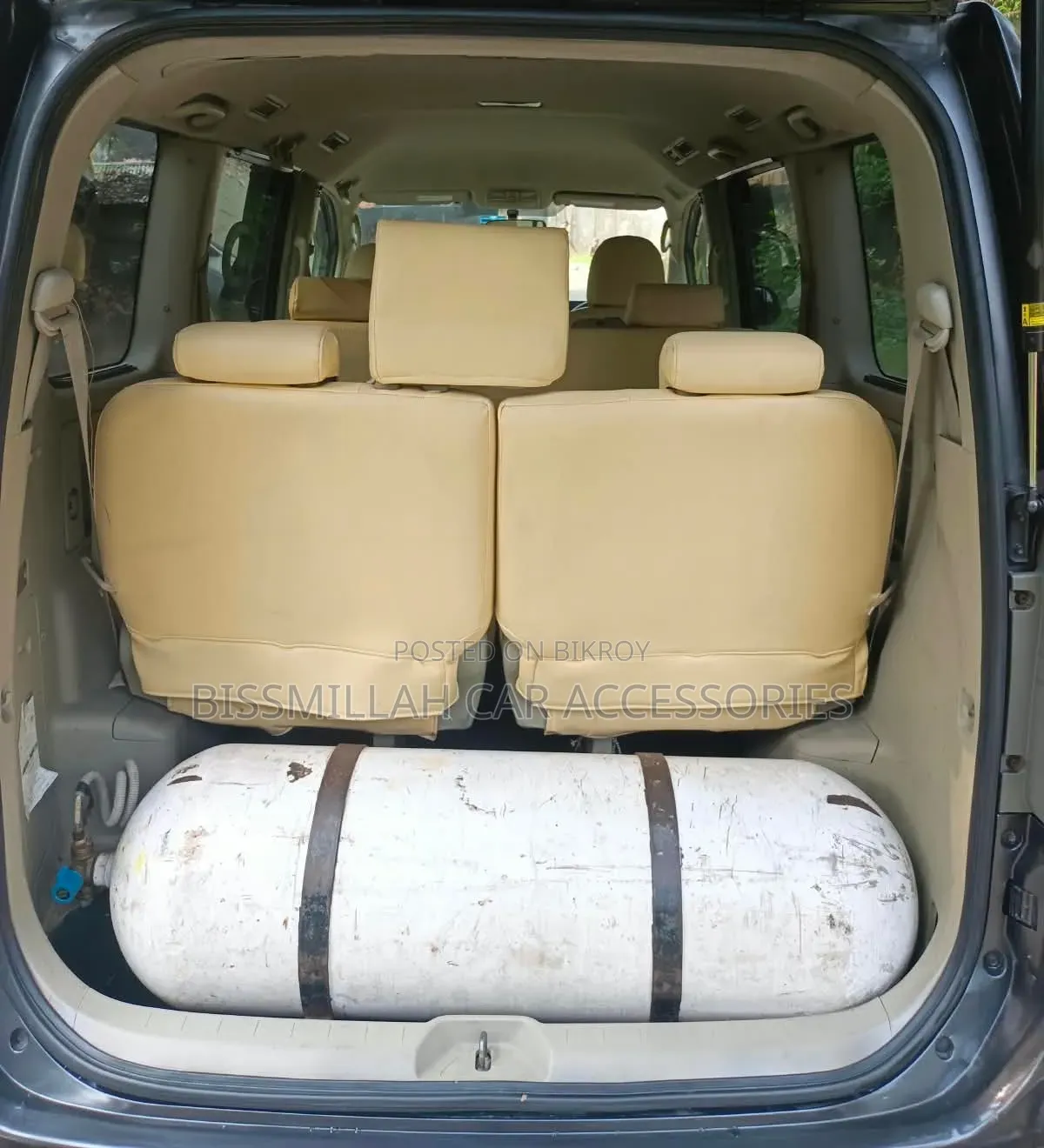 Toyota Noah 2.0 158hp AWD (8 Seater) 2012 Gray