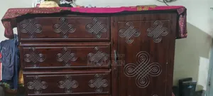মালয়েশিয়ান কাঠের ওয়ারড্রব