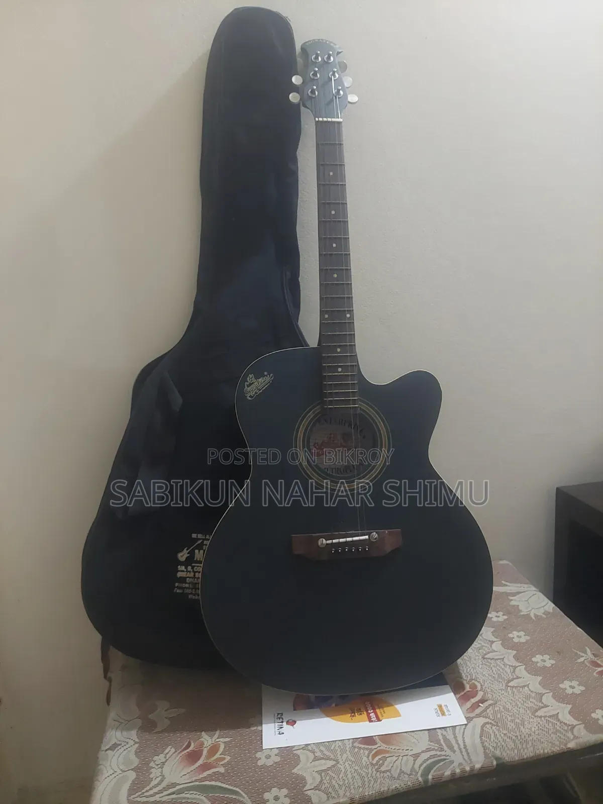সম্পূর্ণ নতুন কন্ডিশনের গিটার