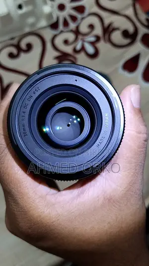 Brand New Fresh Condition Sigma 30mm F/1.4 লেন্সটি বিক্রি করা হবে।