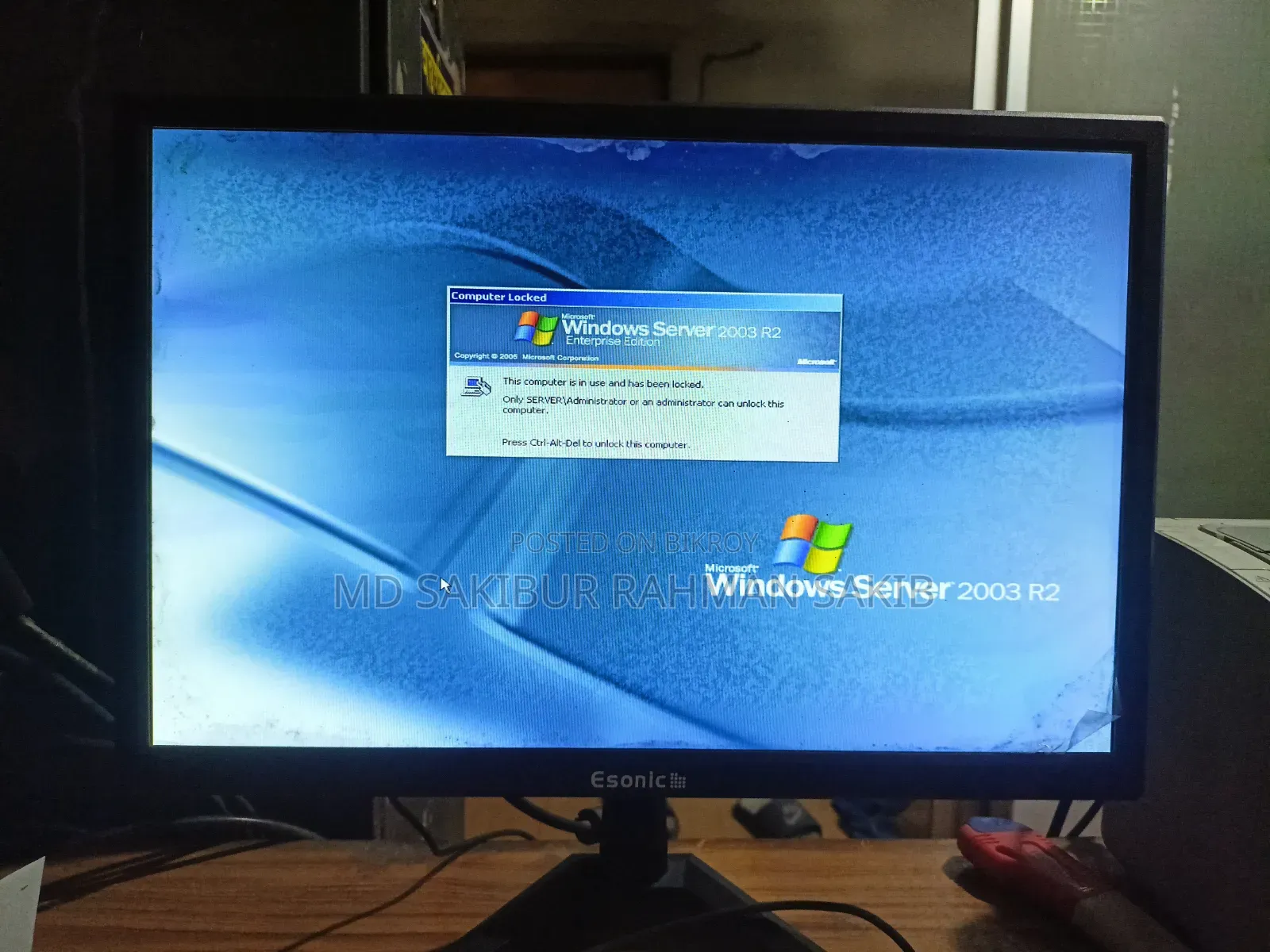 Esonic 19ELMW 19-Inch LED Monitor for Desktop PC
Others