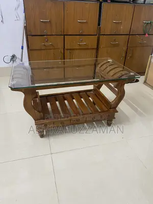 একটি অরিজিনাল সেগুন কাঠের গ্লাস ট্রি টেবিল বিক্রি হবে