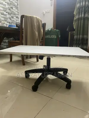 একটি কাস্টোমাইজ উন্নত মানের টি টেবিল