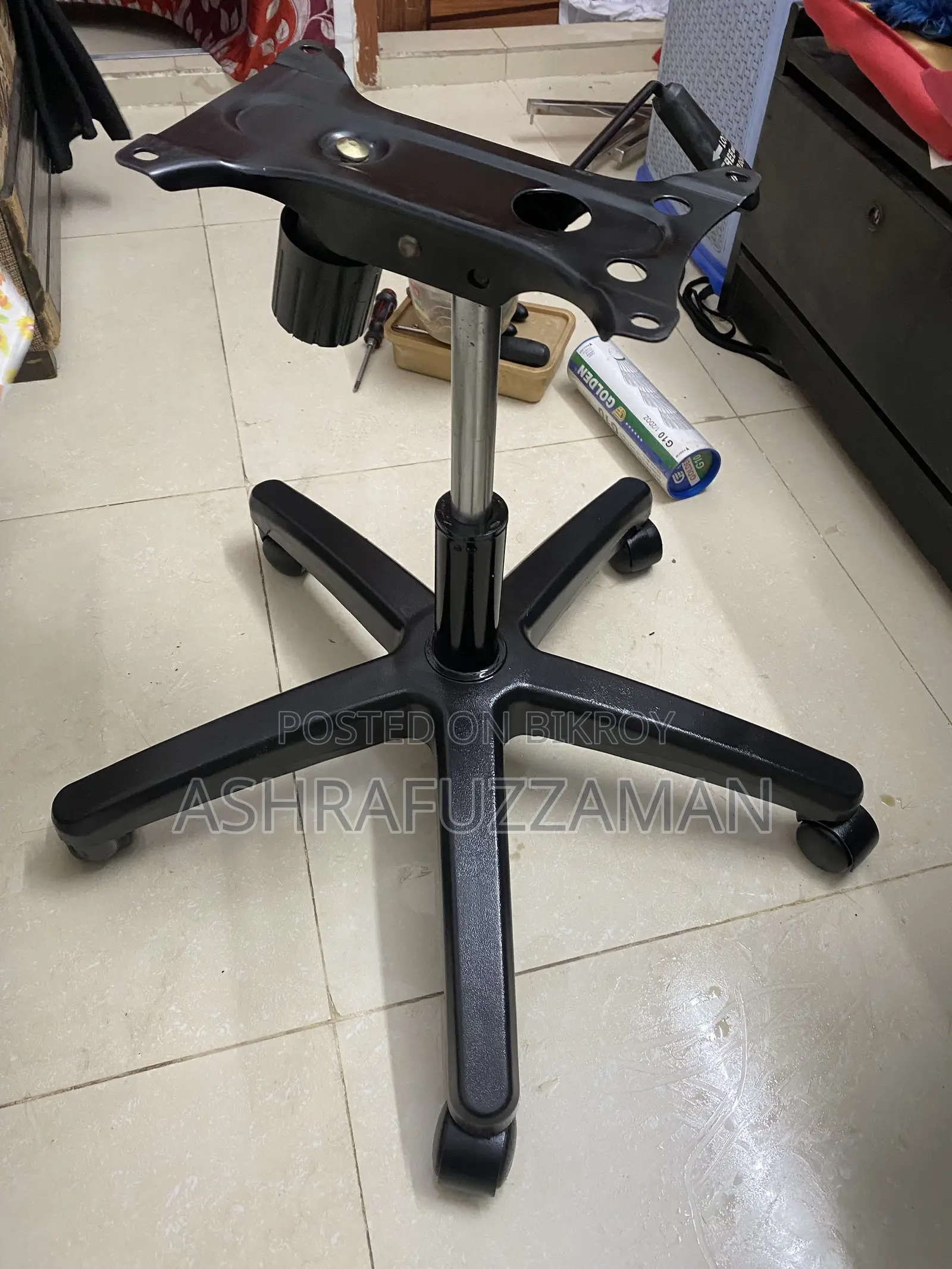 একটি কাস্টোমাইজ উন্নত মানের টি টেবিল