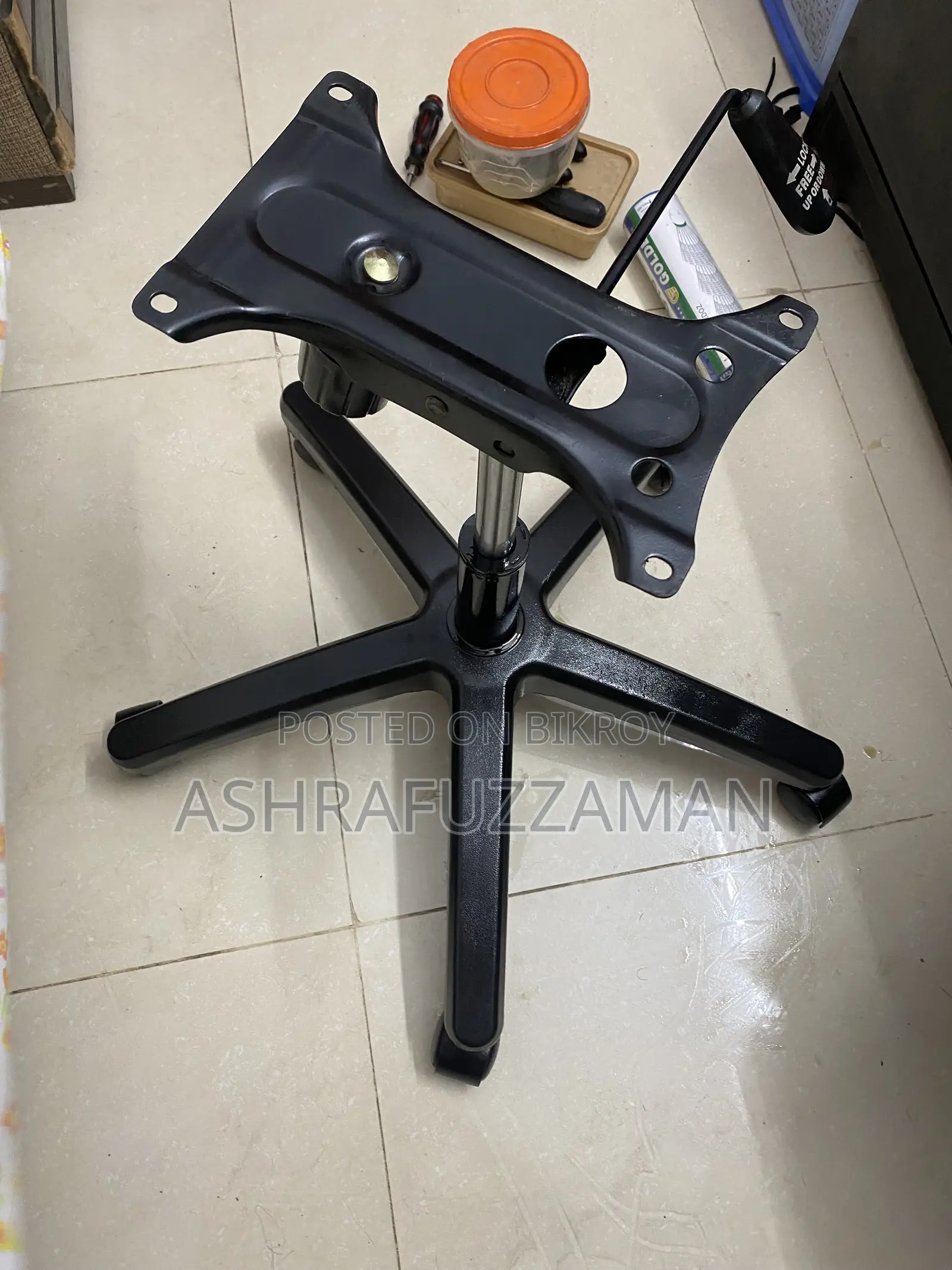 একটি কাস্টোমাইজ উন্নত মানের টি টেবিল